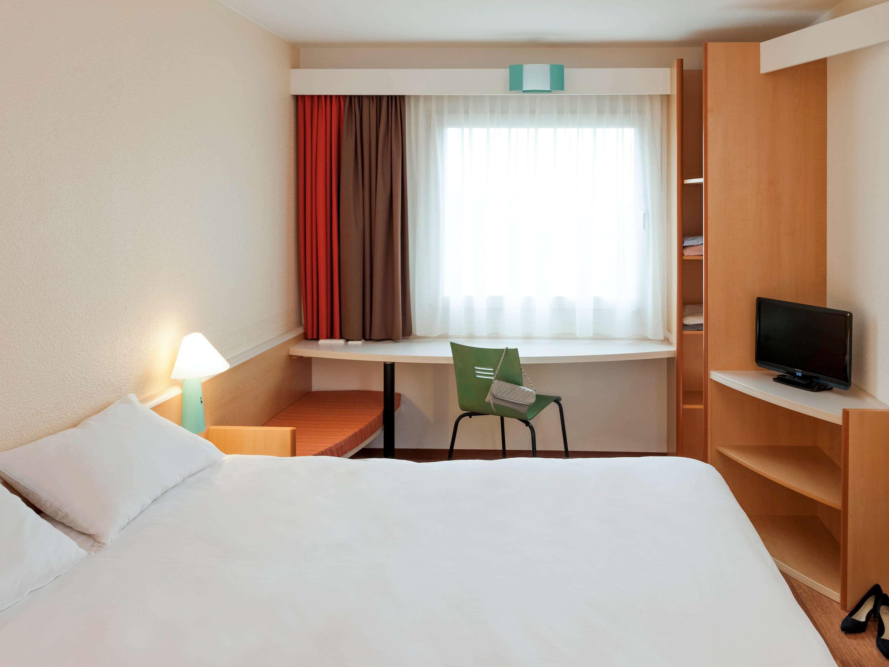 Hotel ibis Saintes Exterior foto